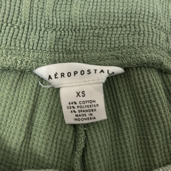 green lounge shorts - Picture 3 of 3